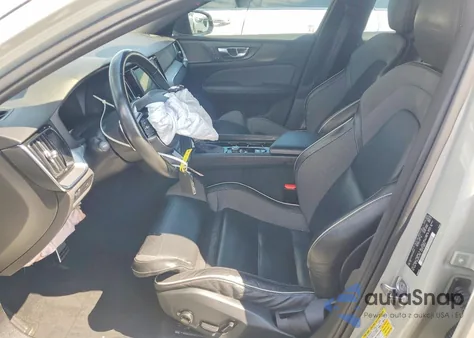 2019 Volvo S60 T6 R-Design из США, поврежденный, VIN 7JRA22TM6KG016840